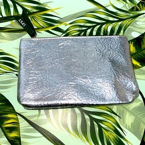 💄IPSY Glam Bag - Silver Crinkle